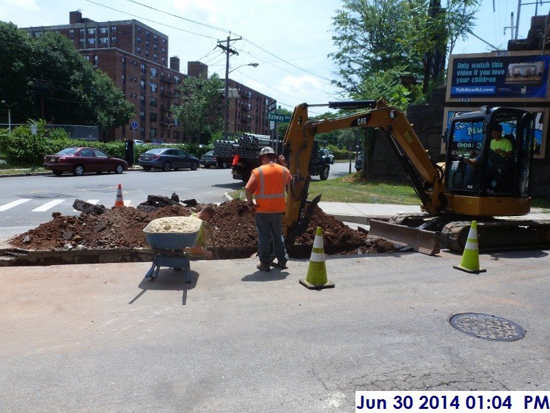 Excavation at Rahway Ave. Pic -1 (800x600)